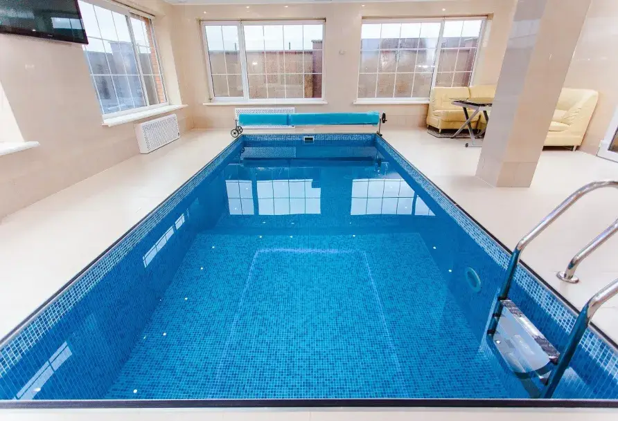 piscine-intérieur (1)